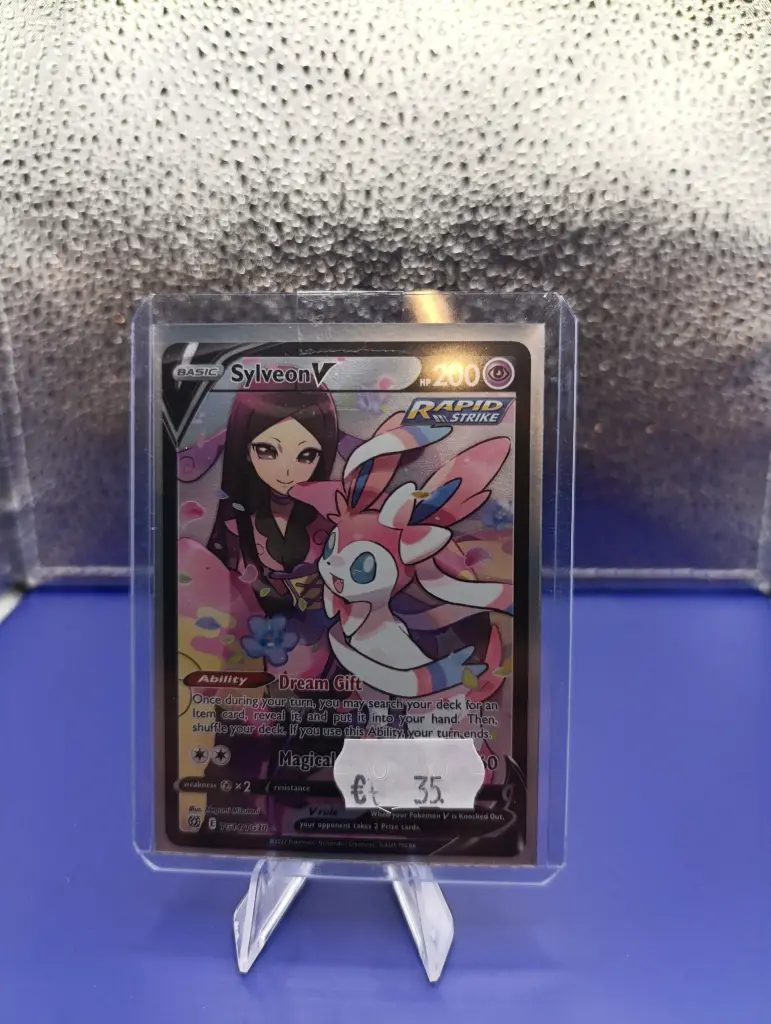 Sylveon V (BRS TG14) 