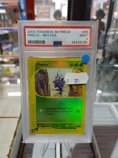 Pineco #85 Pokemon Skyridge  PSA 9